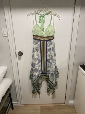 BCBGMaxAzria White Paisley Print silk Lined Dress